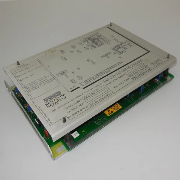 

330025-05-13-15-00-01-03-00 Двойной акселерометр Совершенно новый оригинальный точечный Plc