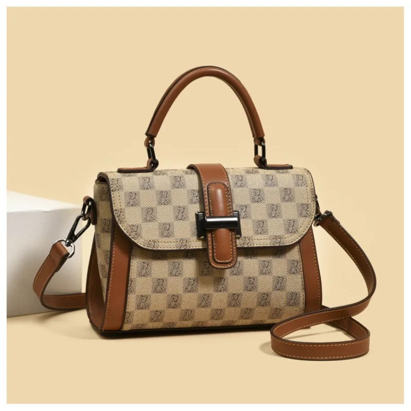 High End Women's Bag 2024 New Bear Pattern Design Handbag Small Square Bag Fashion Stylish Single Shoulder Bag Crossbody Bags