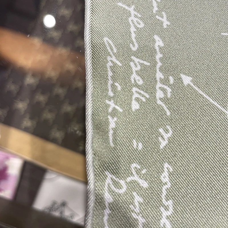 Green Horse Luxury Designer Silk Scarf High Quality Square Bandanas Herm Rolling Edges Shawls Head Bag Accessories Mother Gift