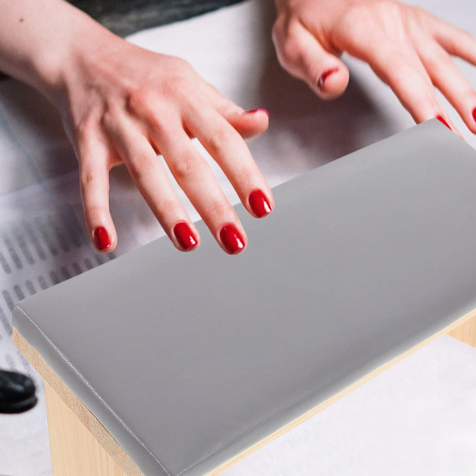 

Nail Armrest Hand Holder Portable Ergonomic Manicure Table Wrist Rest Stand Stable Comfortable Nail Art Tool Salon Accessories