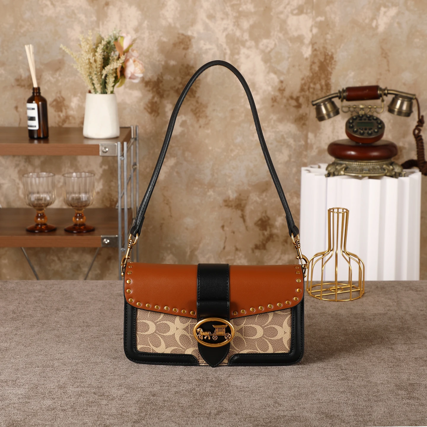 2026 New Women's Handbag  Premium, Niche Design, Retro Color-Blocking Fashion, Lightweight Luxury Underarm Shoulder Bag