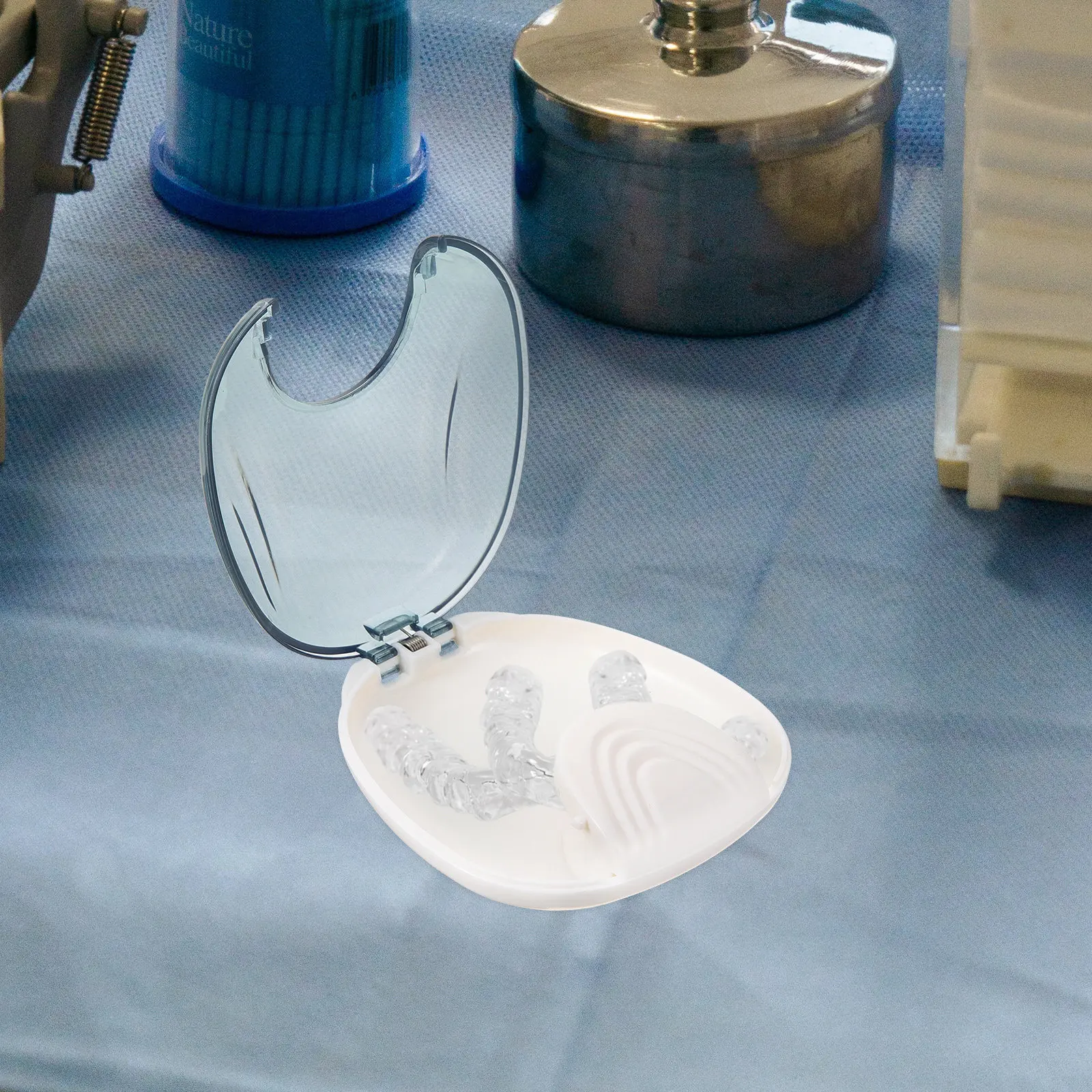 

Portable Denture Case Retainer Container Small Lightweight Compact Travel Dental Guard Holder for Dentures Retainers Mouthguard