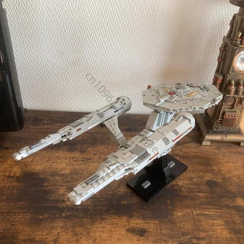 NIEUWE USS Enterprise NCC-1701 Midi-Schaal Ruimte Oorlog Militaire MOC Ruimteschip Battle Model Bouwstenen DIY Montage Baksteen Speelgoed gift