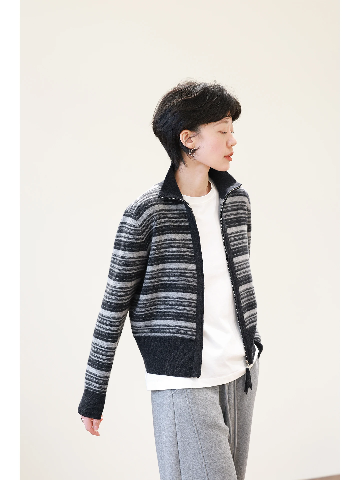 

Женский вязаный шерстяной кардиган на молнии, узорчатый, из 100% шерсти, теплый зимний топ, простой, качественный