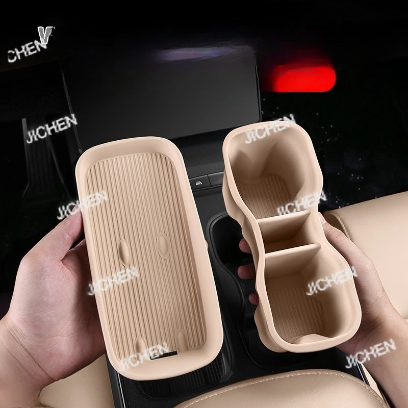 

Автомобильный рукав для центральной чашки управления 2022-2024 Автомобильный держатель для чашки с центральным управлением, аксессуар для беспроводной зарядки