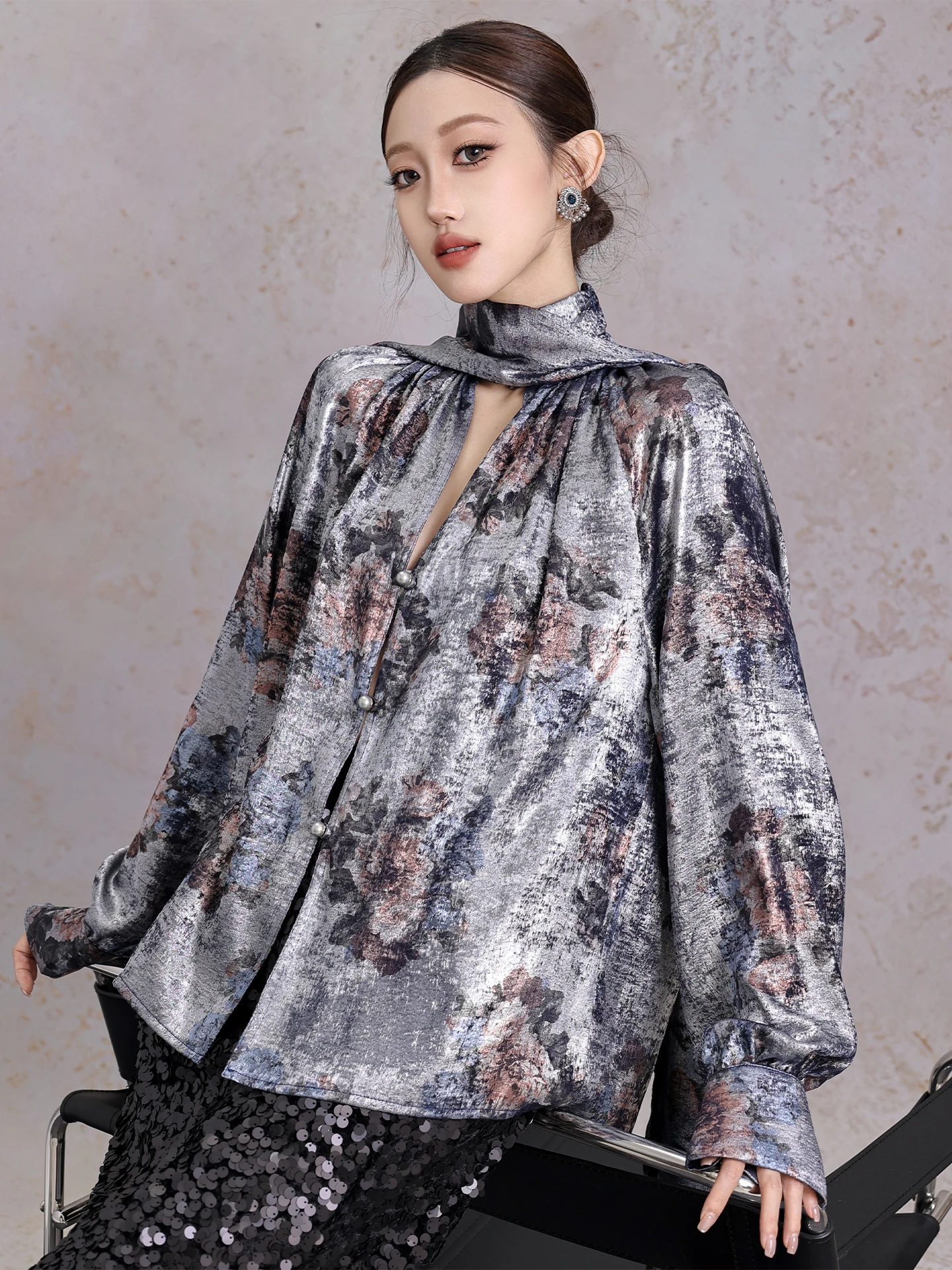 

Ele Gold-Printed Silk Satin irt High Collar oulder Insertion Long Sve Women's Loose Fit irt And Quiet