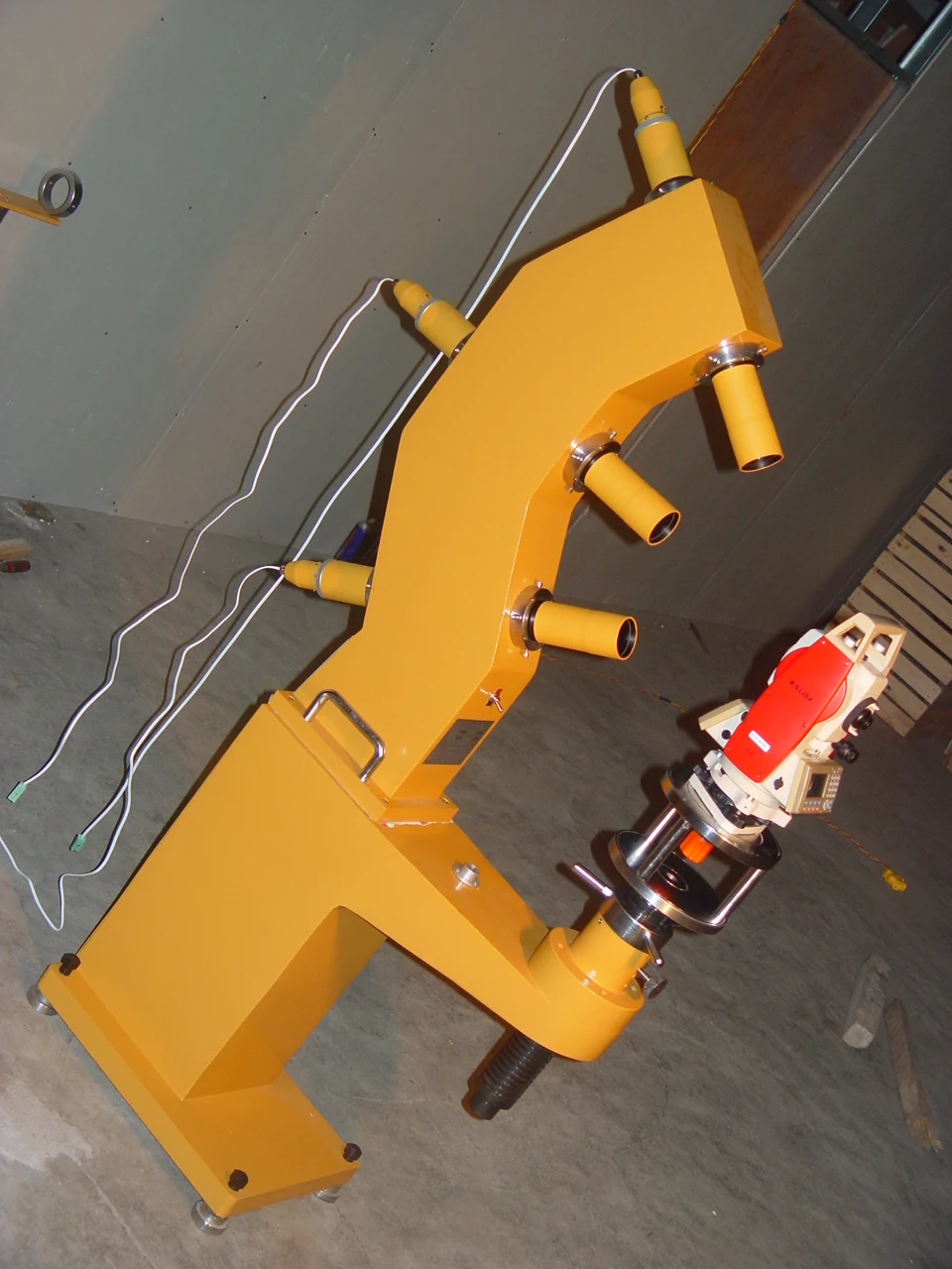 Good Quality Laser Colimator High Precision F550/D3 Laser Collimator for Total
