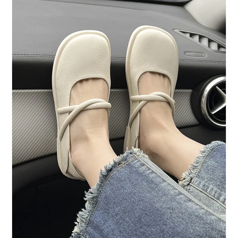 Simple white shallow cut low heel flat sole single shoe for women's Spring and Autumn 2023 new vintage French Mary Jane shoes