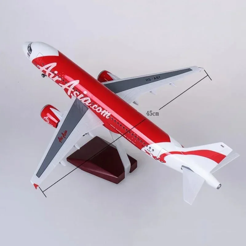 يموت الصب حافلة هوائية البلاستيك الراتنج مقياس 47 سنتيمتر الطائرات A320 Airasia طيران زخرفة نموذج طائرة مع أضواء ومعدات الهبوط