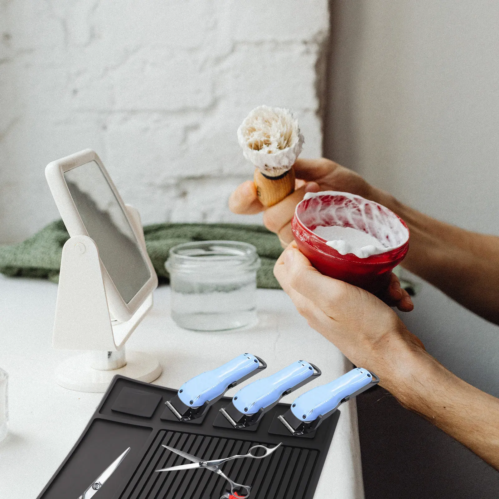 

Премиальный силиконовый противоскользящий коврик для парикмахерских и домашнего использования, органайзер для машинок для стрижки волос с большим пространством и нескользящим дизайном