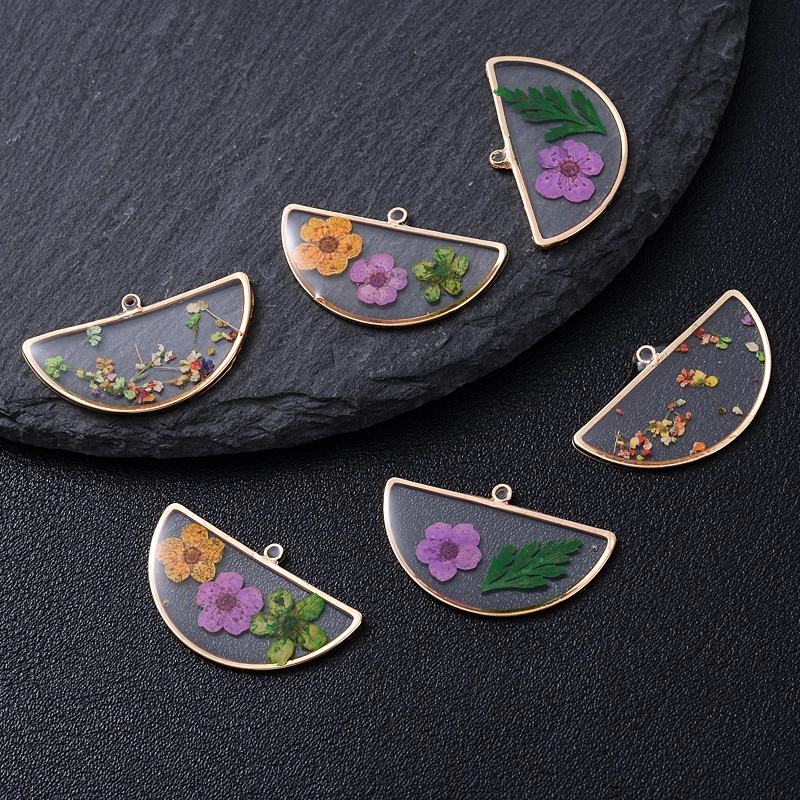 2Pcs Dried Flowers Resin Pendant Charms for Necklace Jewelry Making Fashion Pendant Charms Bracelet Earring Accessories 2022