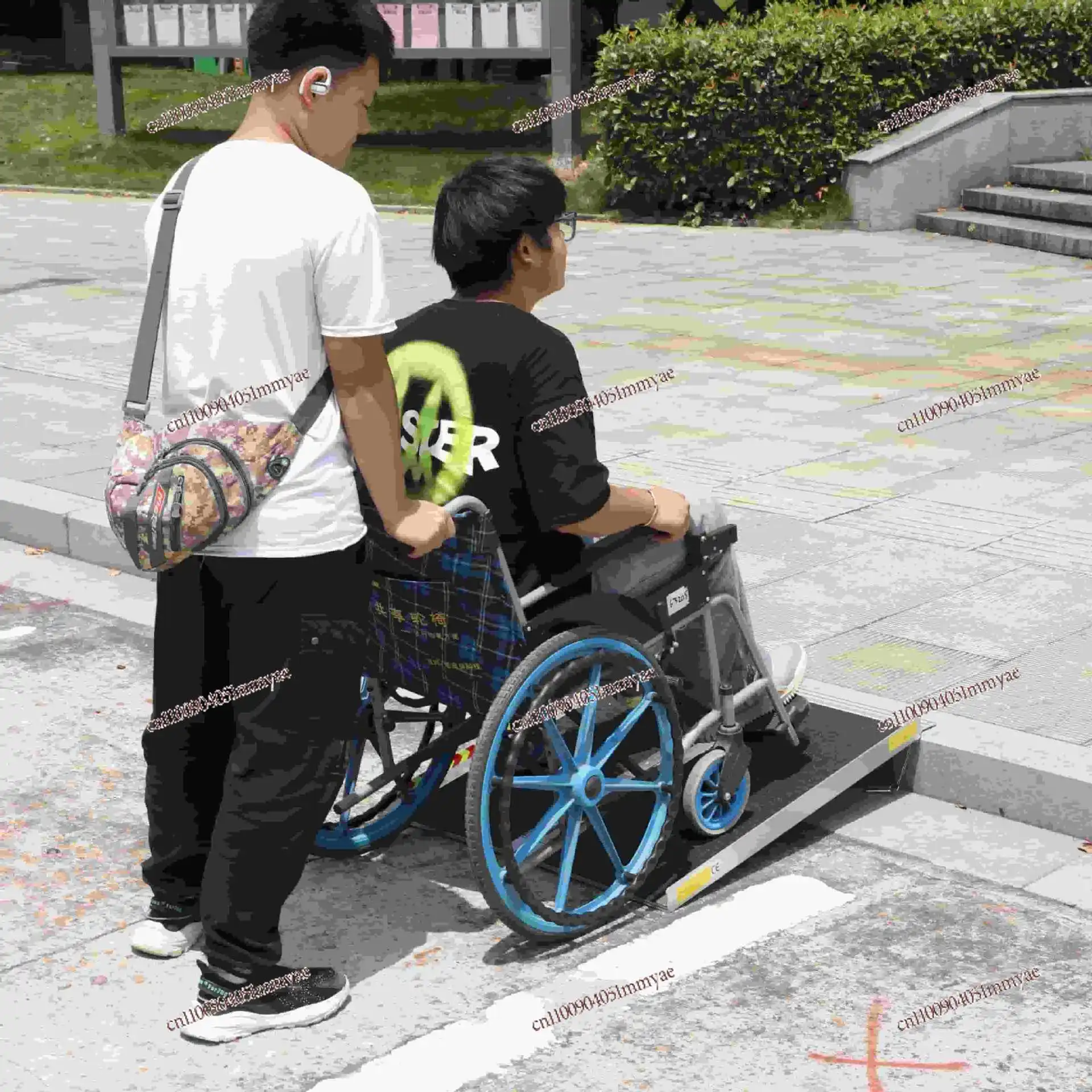 

Outdoor Indoor Wheelchair Steps Stairs Ramp Portable Folding Plate Aluminum Alloy Plate