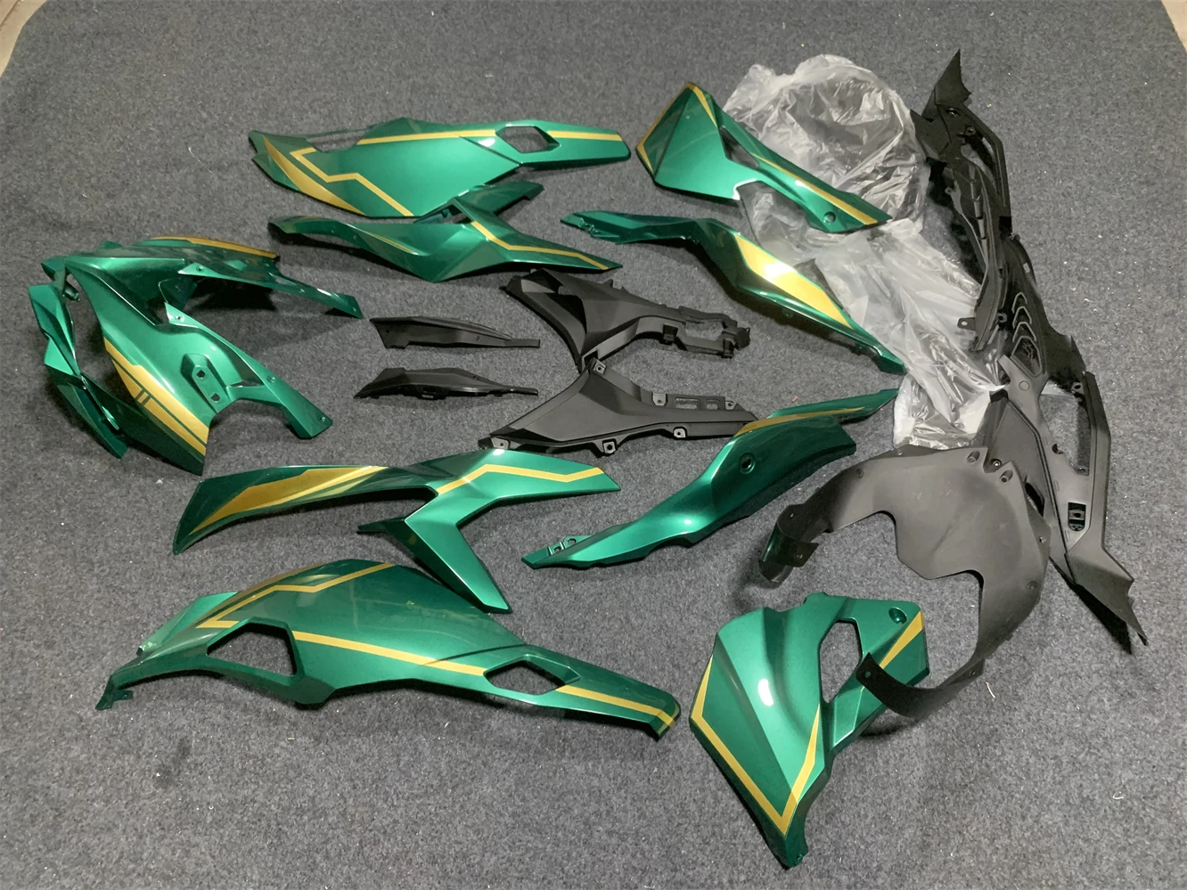 Motorcycle Fairing Kit fits the ZX-25R 19 2021 22 23 24 year ZX-4R ZX-4RR 2019 2020 2021 2022 2023 2024 Fairing Green gold