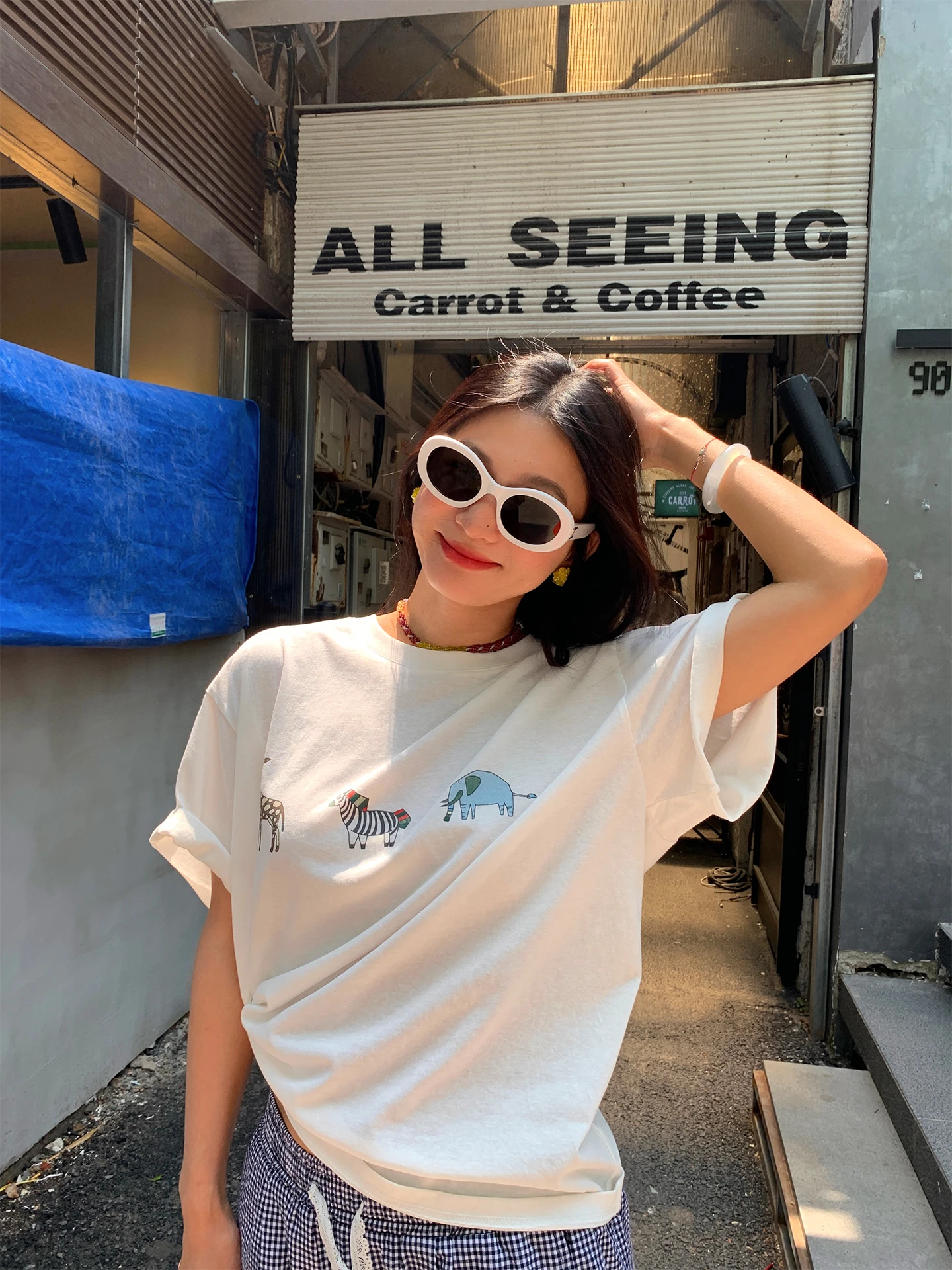 

Шикарная женская футболка с коротким рукавом, креативный дизайн с принтом, свободный крой, белый топ, стильный корейский стиль, смесь хлопка и полиэстера, летняя модель.