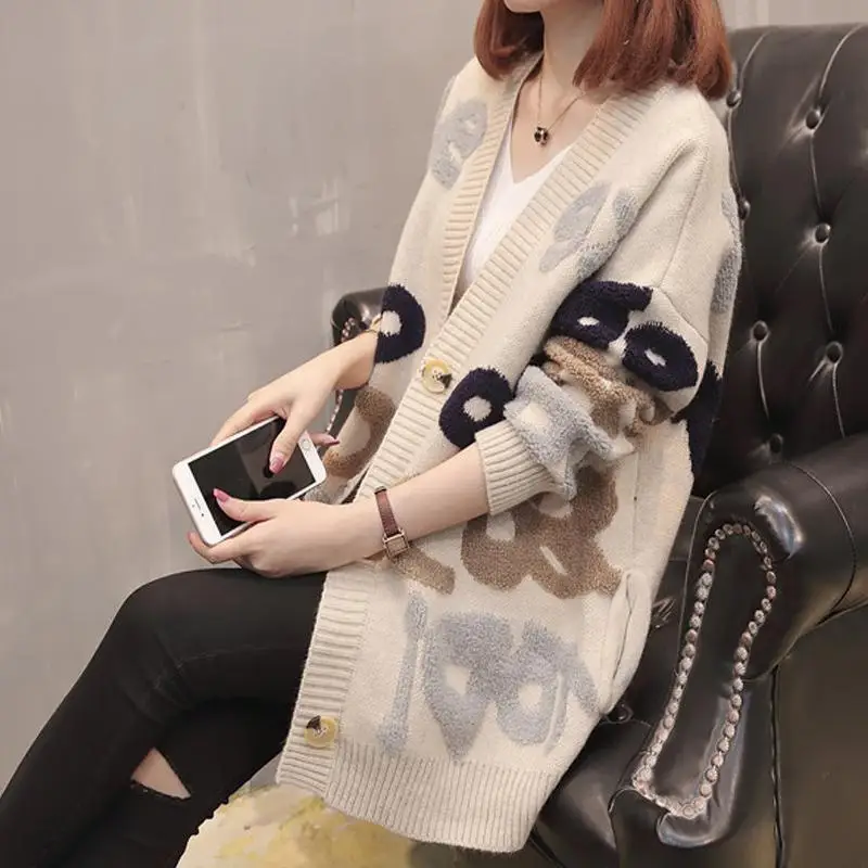 Women's Letter Jacquard Embroidered Sweater Jacket for Autumn, New Lazy Style European Knitted Cardigan