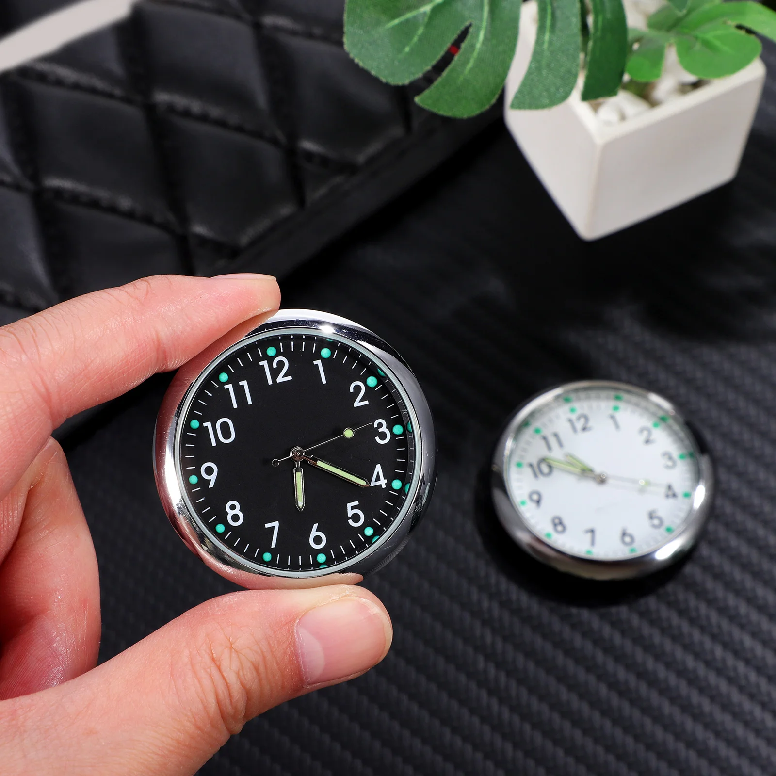 

2pcs Car Clock Dashboard Decorations High Quality Mini Luminous Analog Clock for Car Dash Accessories Alloy Parts