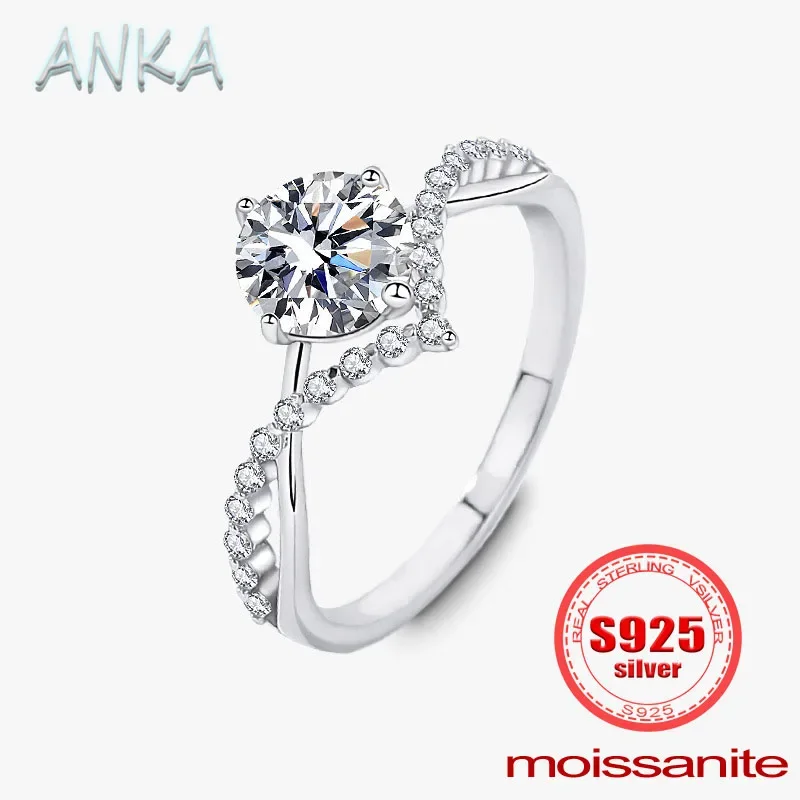 

ANKA NEW S925 Sterling Silver 1CT Moissanite Ring Personalized Light Luxury Style Colorful Moissanite Ring