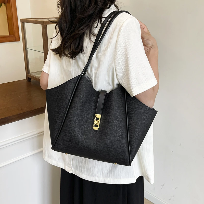 

Elegant Design Shopping Bag Large Capacity Party Handbag High Quality Trendy Women's Shoulder Bag