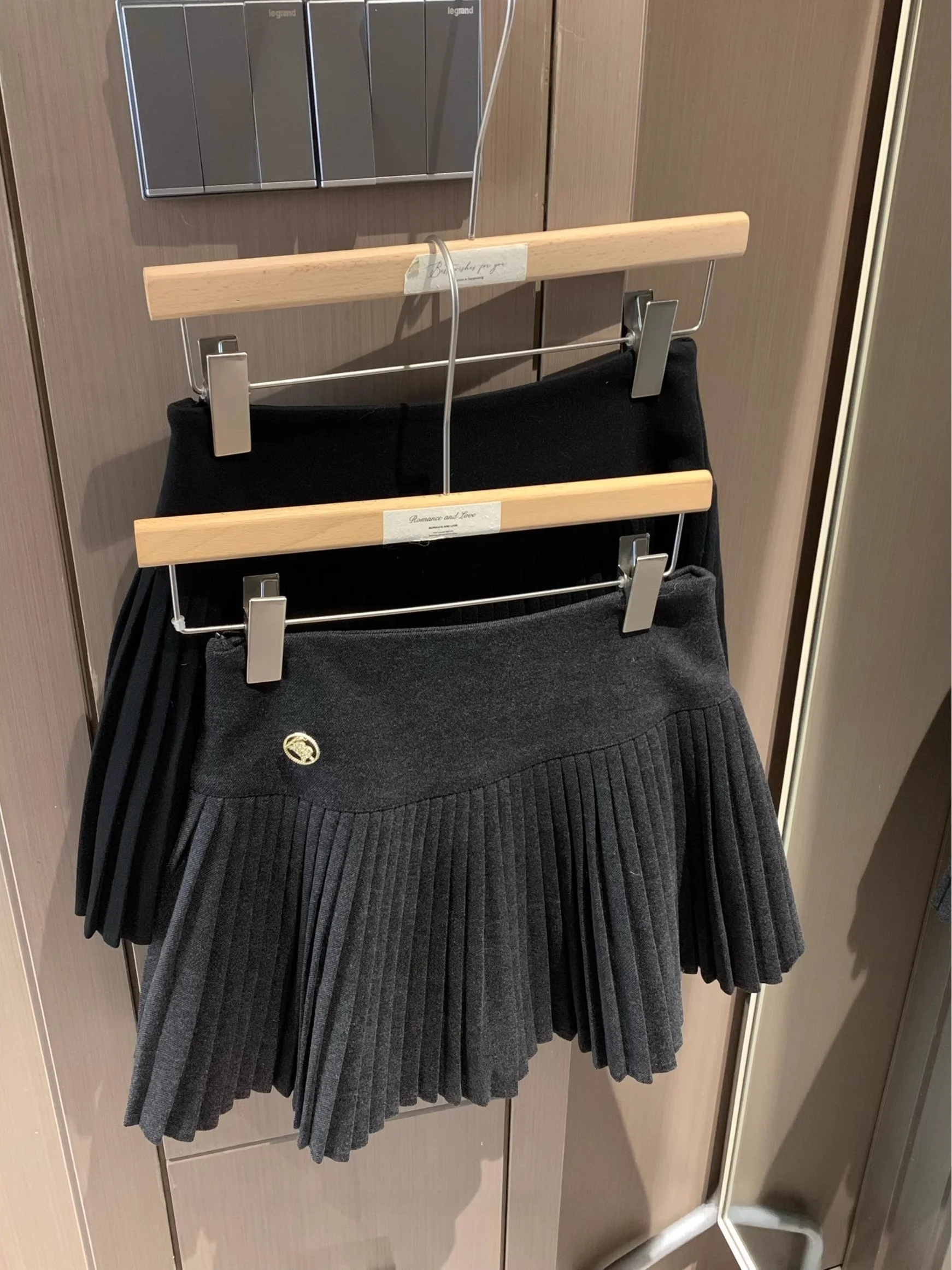 Gray High Waist Woolen Skirt Women's Autumn New Style Slimming Pleated Short Skirt Anti-Light Sexy Half-length Skirt