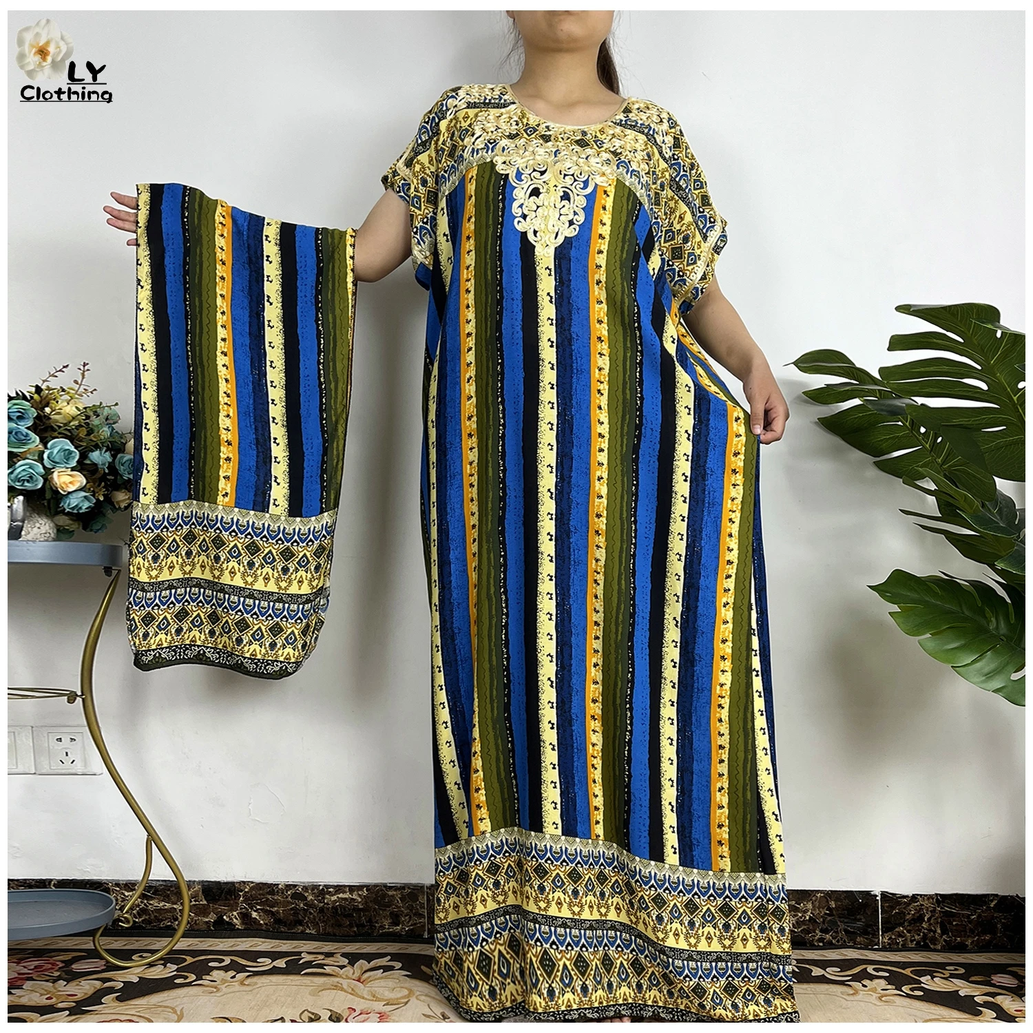 

New Fashion African Abayas For Women Dubai Muslim embroid Crewneck Loose African Dresses For Women Kaftan Marocain Robe Dress