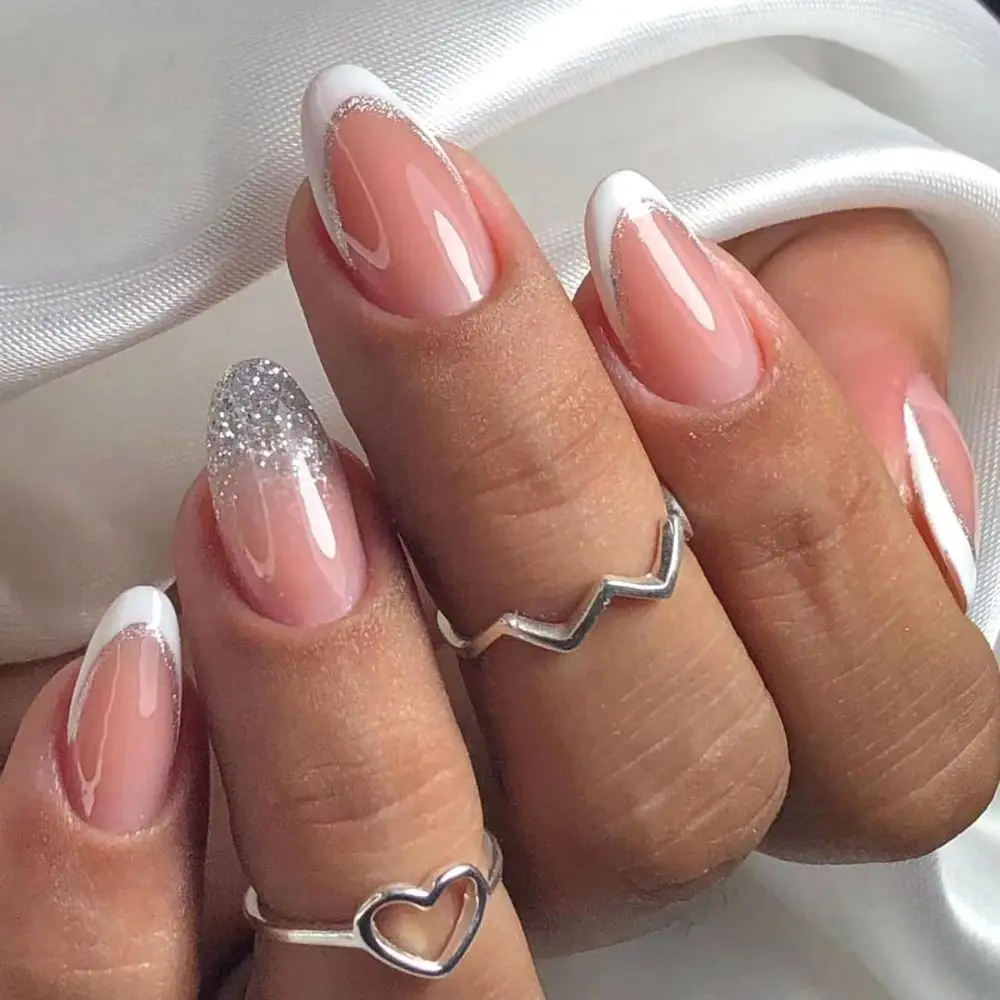 Manicure Short Almond False Nails French Simple Press on Nails Detachable Silver White Edge Fake Nials Women