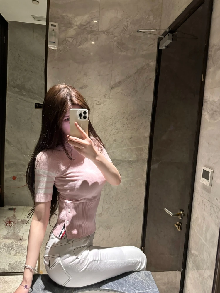 

Женская розовая футболка M900 с коротким рукавом, приталенный крой, повседневный стиль, весна 2026, эффект стройности