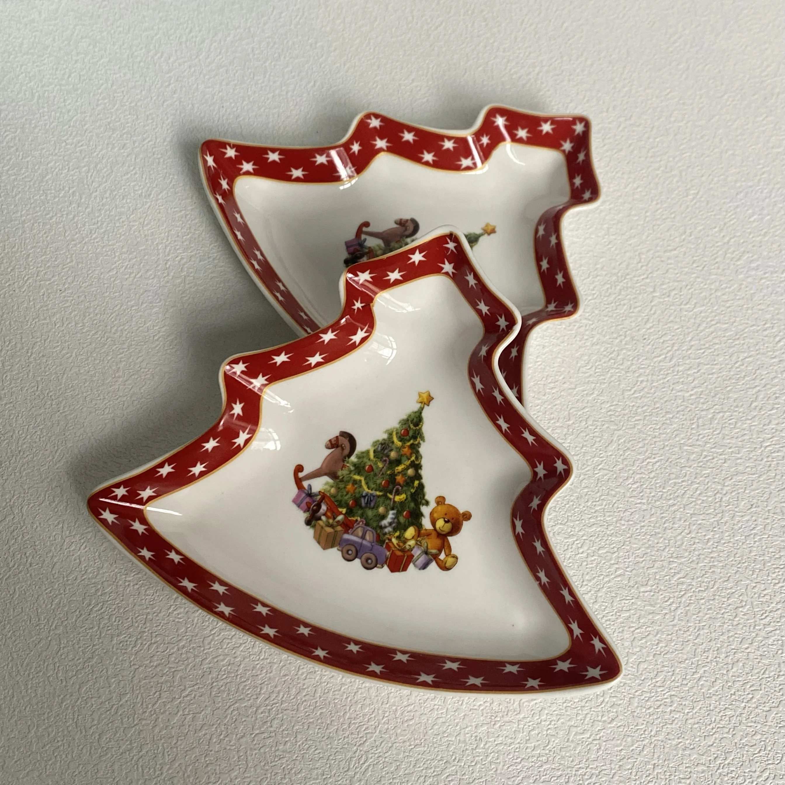 

Christmas tree ceramic tableware export high-end festive dim sum plate fruit plate festive table decoration household red
