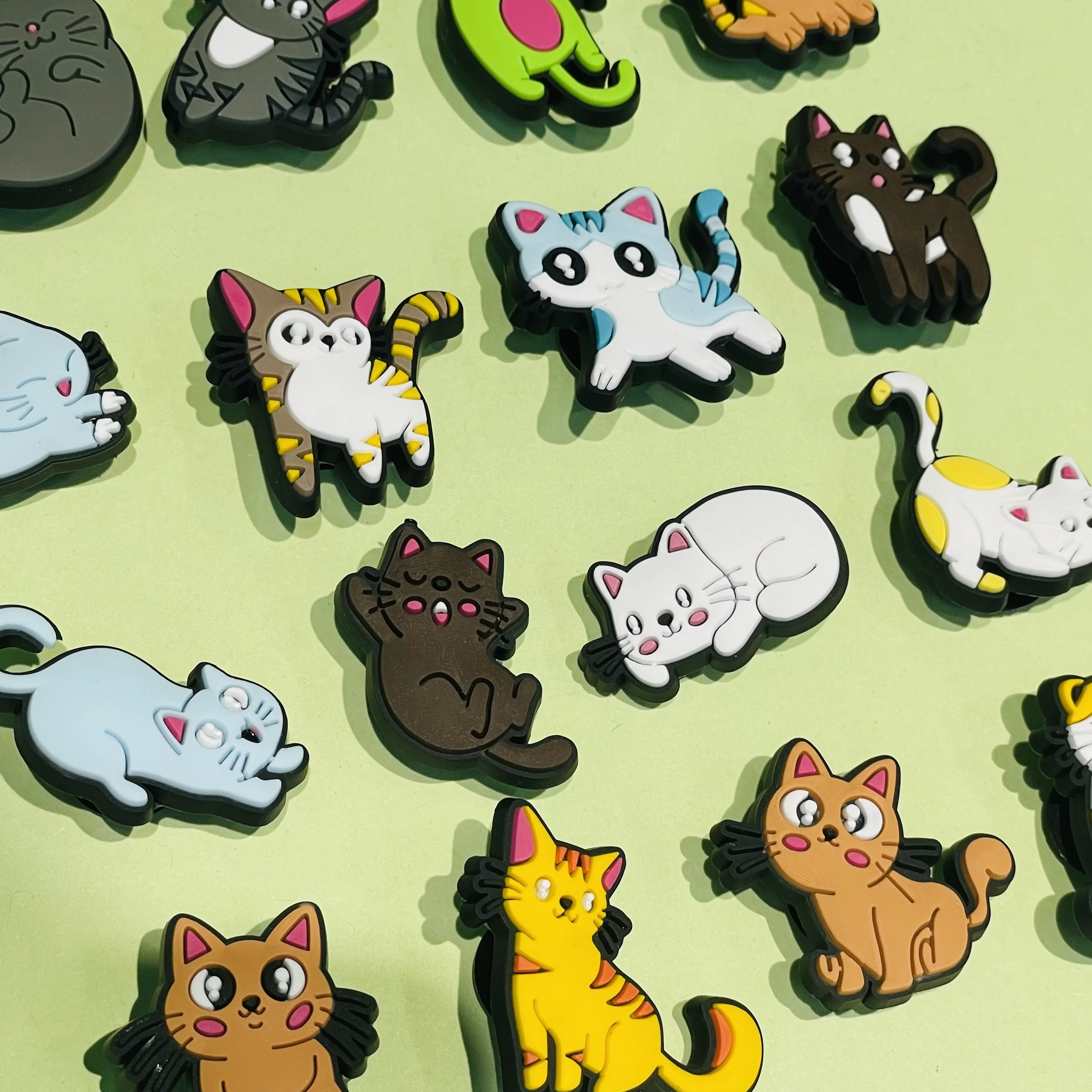 1-16Pcs Mix Active Cats animali scarpe Charms adorabile fibbia zoccolo sandalo decorazioni Fit bambini regali di compleanno