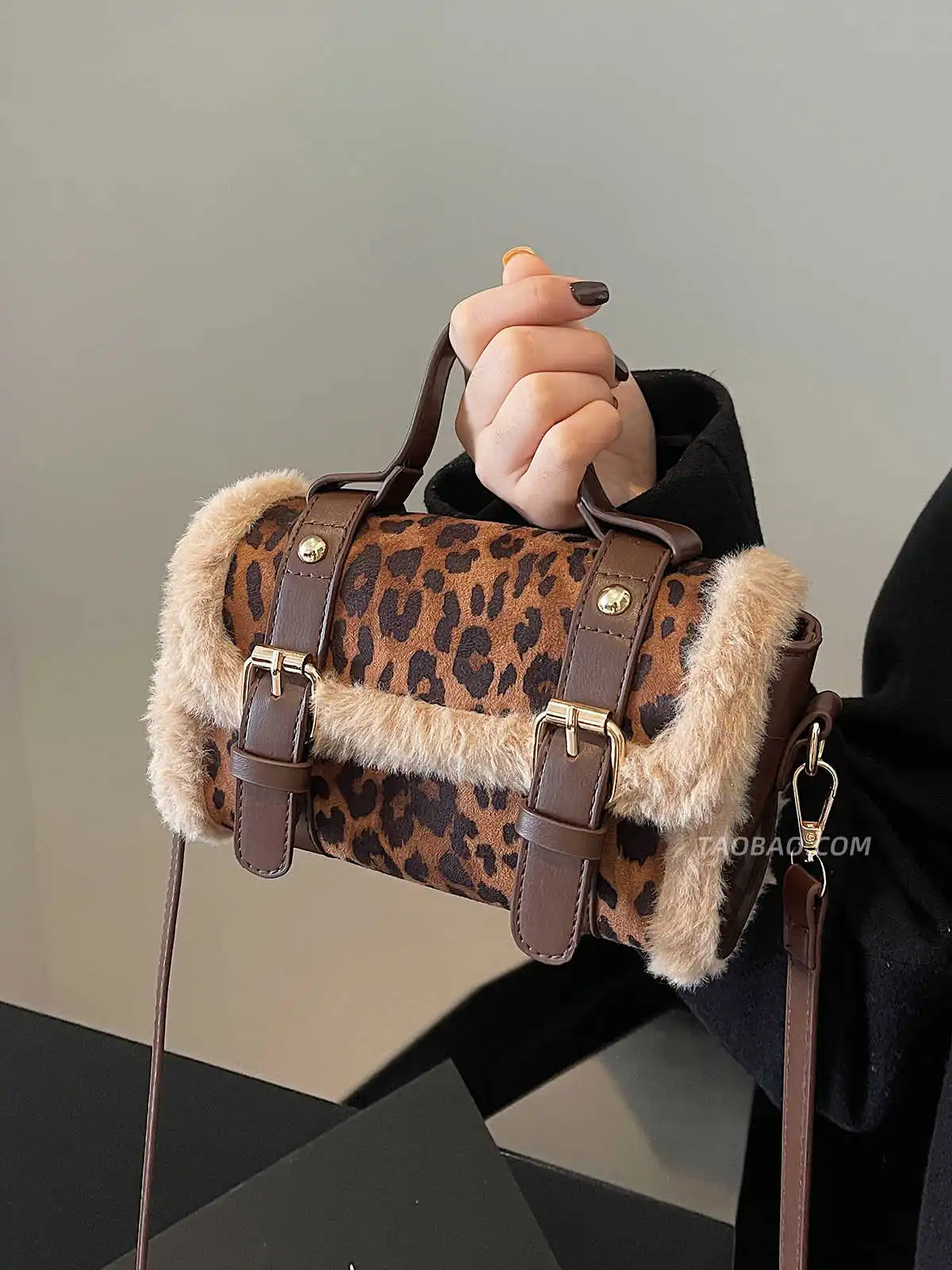 Bolso de mano elegante de felpa con estampado de leopardo para mujer, bandolera versátil Retro para otoño e invierno, bolso de hombro cuadrado con temperamento