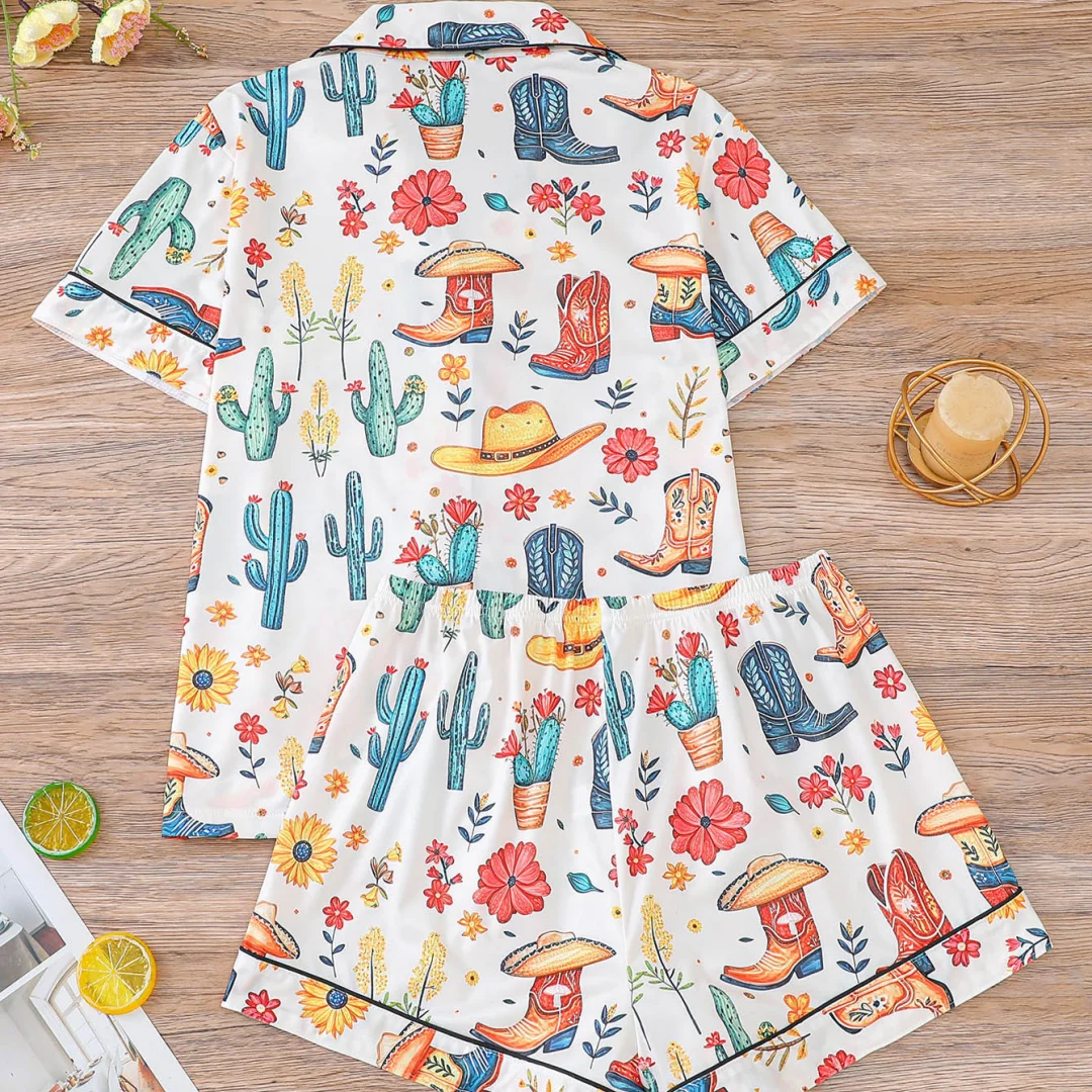 Set Piyama Wanita Putih Piyama Bermotif Tema Kaktus Koboi dengan Kerah Lengan Pendek dan Celana Pendek Hadiah Natal