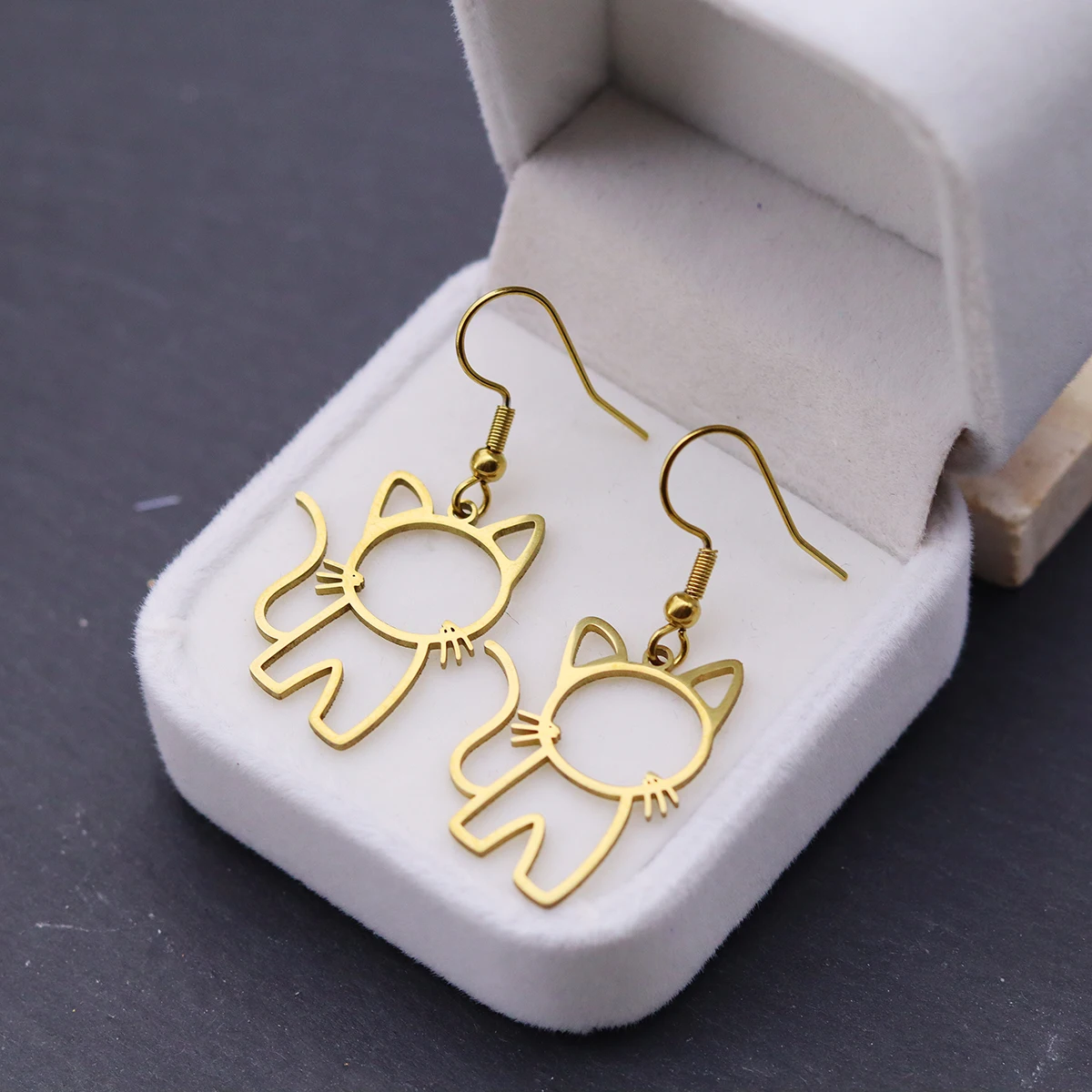 Todorova Creative Hollow Cat Pattern Earrings Stylish Gift for Cat Lovers Elegant Fashion Accessory for All Occasions