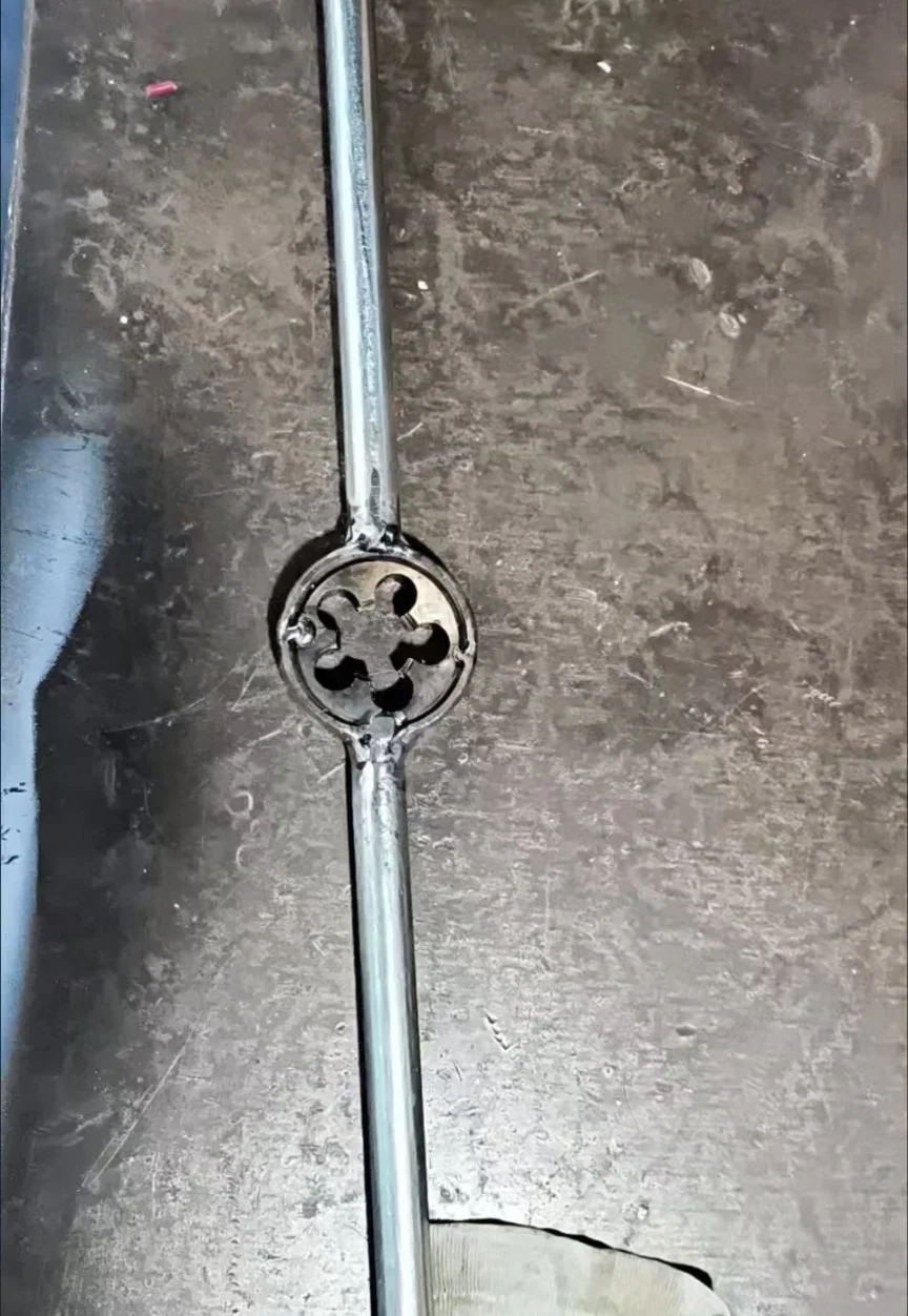 

NEW 110Pcs Tap and Die Set High Speed Steel Titanium Tap and Die Combination Set for Cutting External & Internal Threads