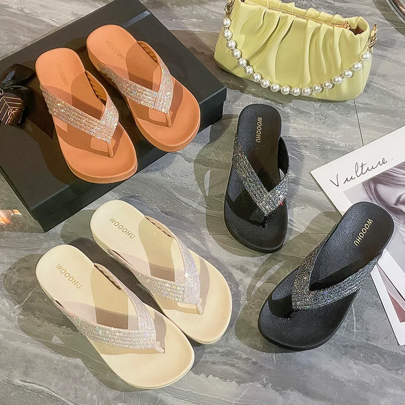 Melhor venda mulheres slides qualidade strass inclinação salto antiderrapante sandálias coreano moda verão versátil flip-flops legal chinelo