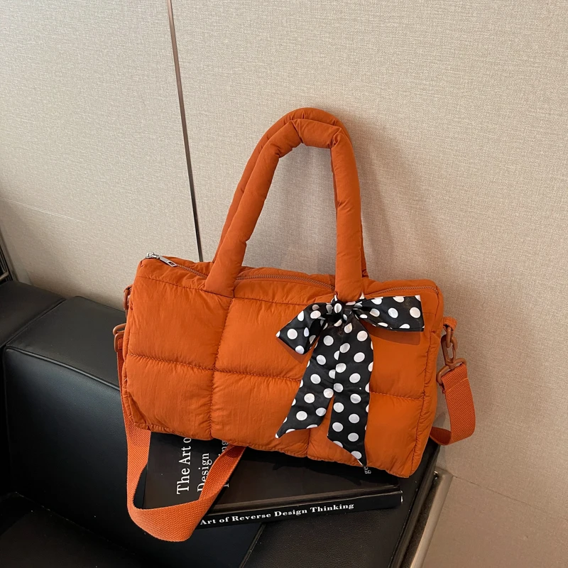 2026 Neue Designer-Schultertasche mit Karomuster, Space-Baumwoll-Handtasche für Damen, Große Kapazität, Daunengepolsterte Gesteppte Einkaufstasche für Damen – Detail 20