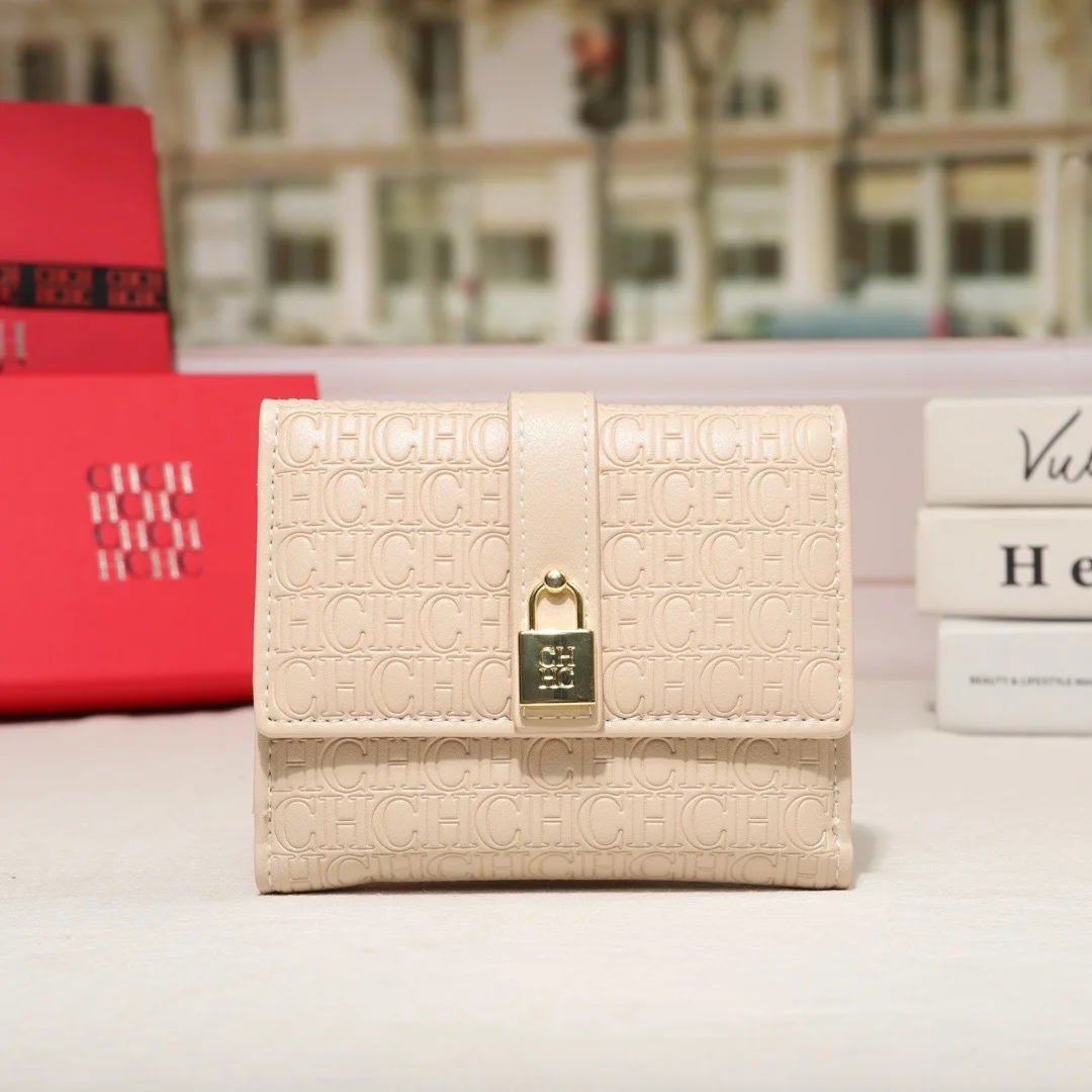 กระเป๋าสตางค์ผู้หญิงแบบสั้น ดีไซน์ทันสมัย หรูหรา ดูดี มีสไตล์ เหมาะสำหรับใช้ในชีวิตประจำวัน ทั้งเดินทางและพักผ่อน ให้ความรู้สึกคลาสสิกและหรูหราเบาๆ