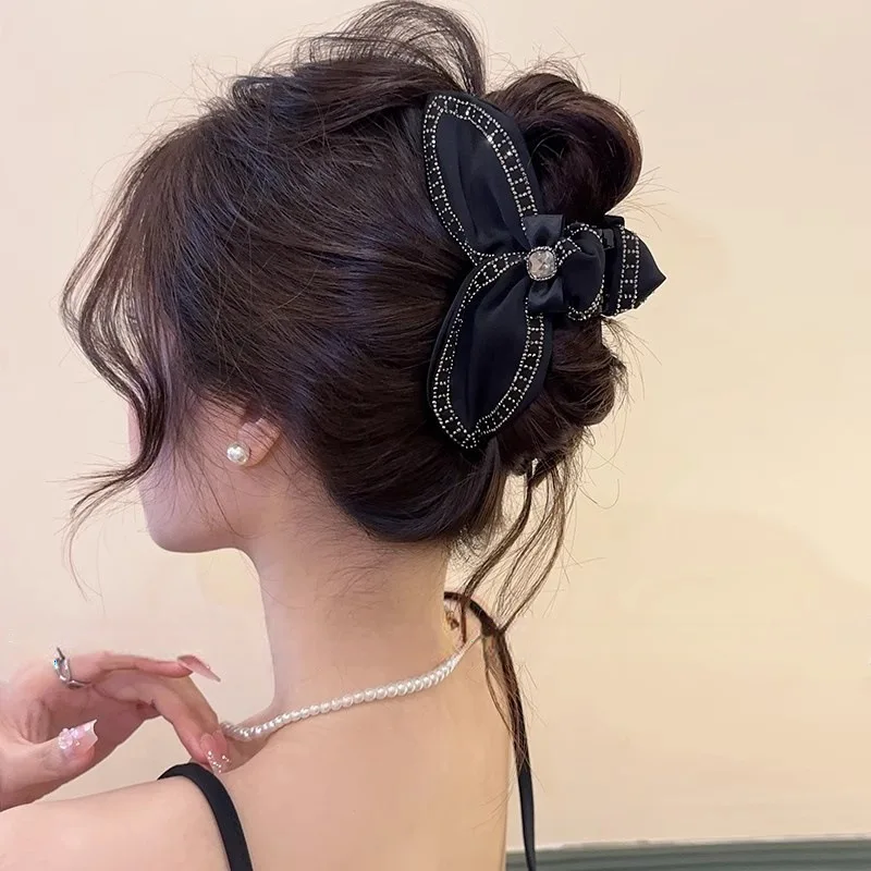 1PC  2025 New Style Women's Graceful Audrey Hepburn Style Large Shark Clip Hairpin with a Butterfly Bow at the Back of the Head