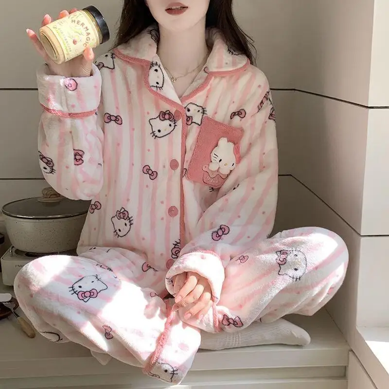 

Теплый фланелевый кардиган-пижама Sanrio Hello Kitty с отложным воротником для девочек: простой, милый, в полоску, уютный домашний комплект для зимы