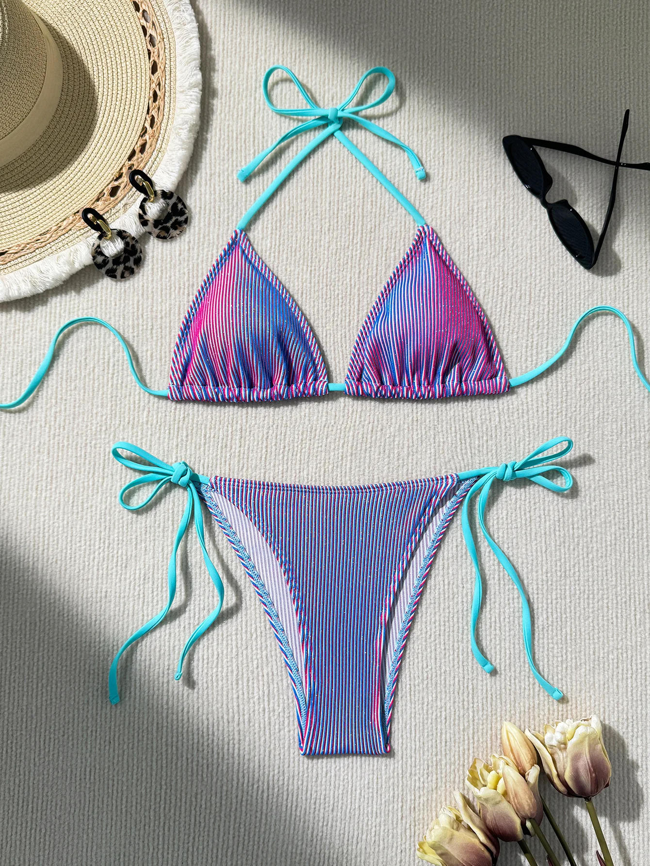 2025 Estate nuovo triangolo sexy pizzo donna bikini diviso moda cambiamento di colore set di costumi da bagno da spiaggia femminili in seta argento