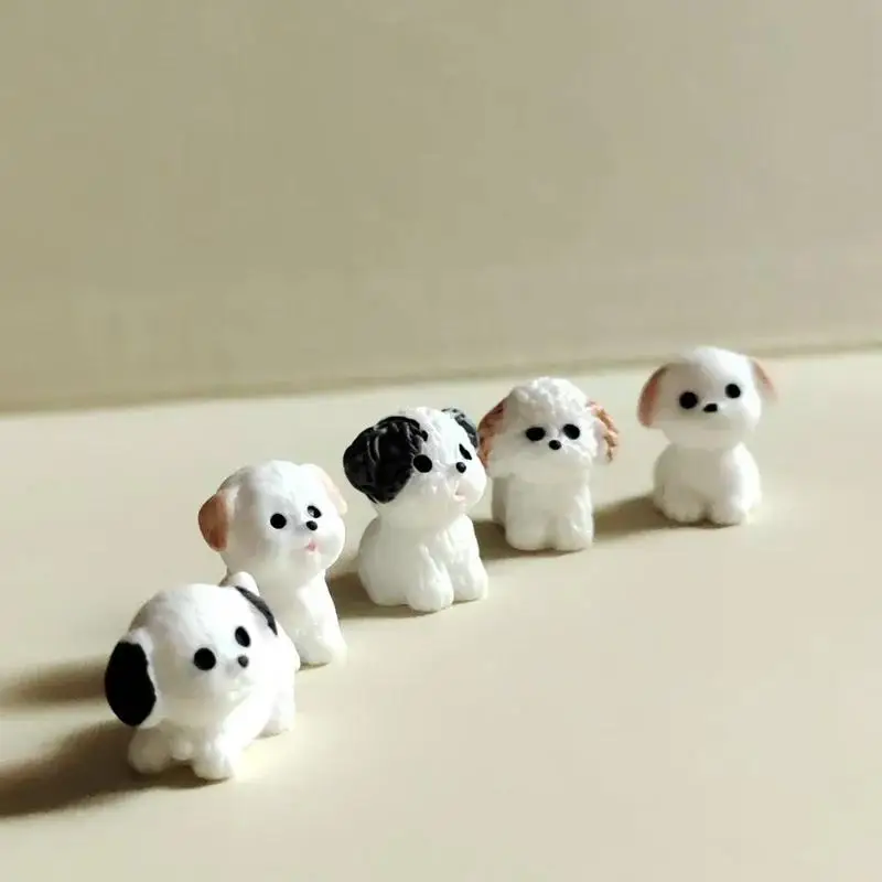 Casa de muñecas en miniatura, decoración de jardín de hadas para cachorros, animales de dibujos animados de resina Kawaii, perro blanco para decoración de casa de muñecas, juguetes de regalo, 5 uds.