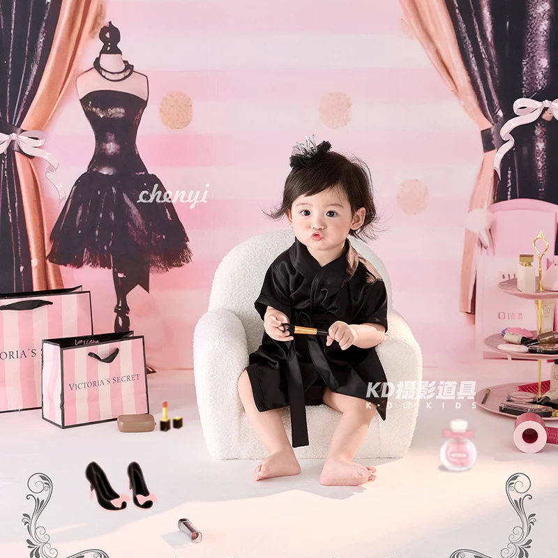 

Комплект для фотосессии на первый день рождения малыша: тематический черный атласный халат в стиле бьюти-блогера с аксессуарами для волос для креативной фотосъемки младенцев