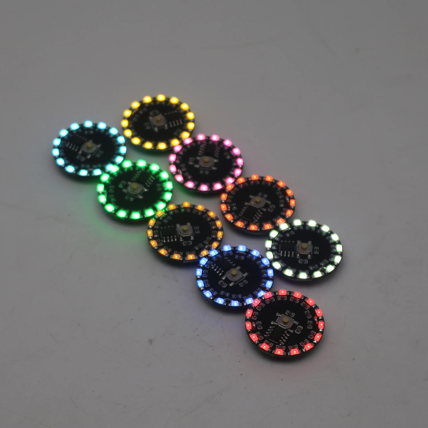 16-Modus Kabellose LED-Lampe Fließendes Licht Batteriebetrieben Blinkend Farbverlauf/Rotierend/Atmend Farbenfrohe Stimmungsbeleuchtung Schlafzimmer-Deko