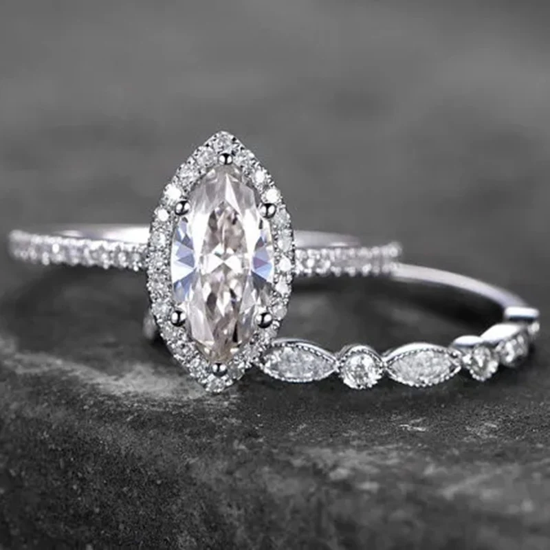 Huitan Chic 2 Stück Set Ringe Frauen für Hochzeit Accessoires Marquise Zirkonia moderne Mode weibliche Ringe Party Schmuck