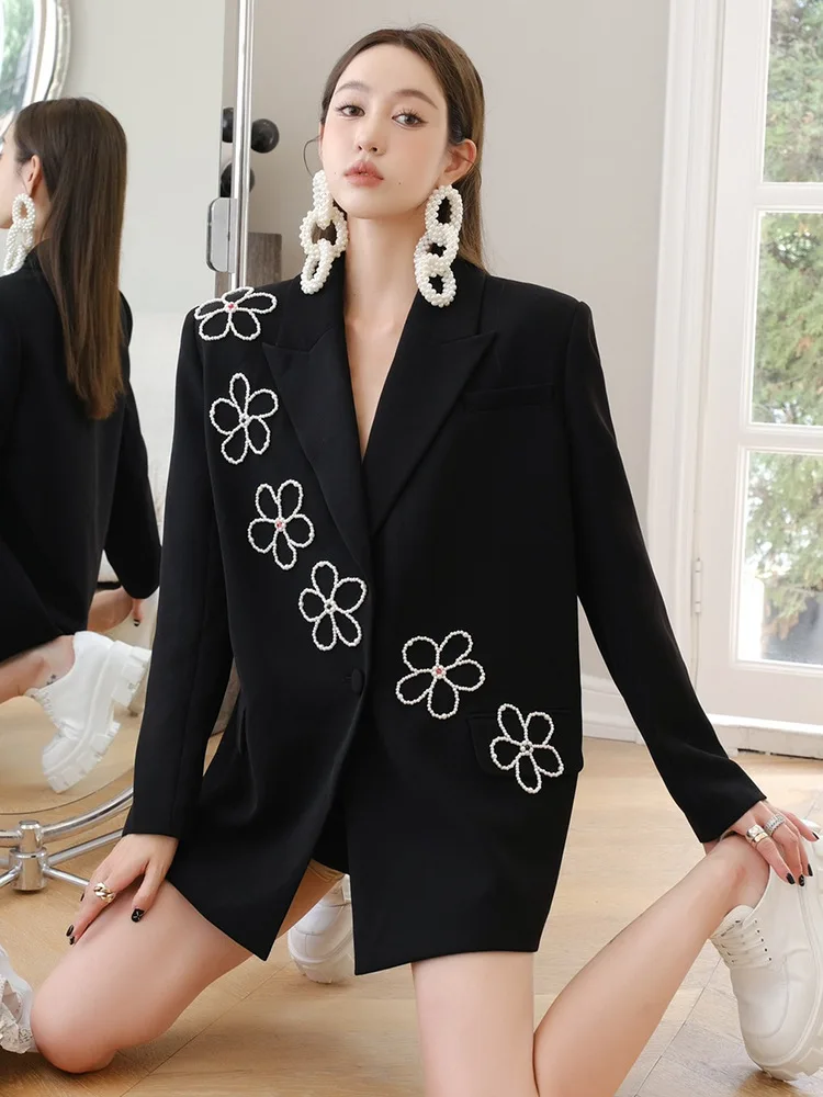 Vintage Pearl Flower Decoration Black Silhouette Suit Coat Design Sense women\'s Autumn New Casual Versatile Blazer sciolto