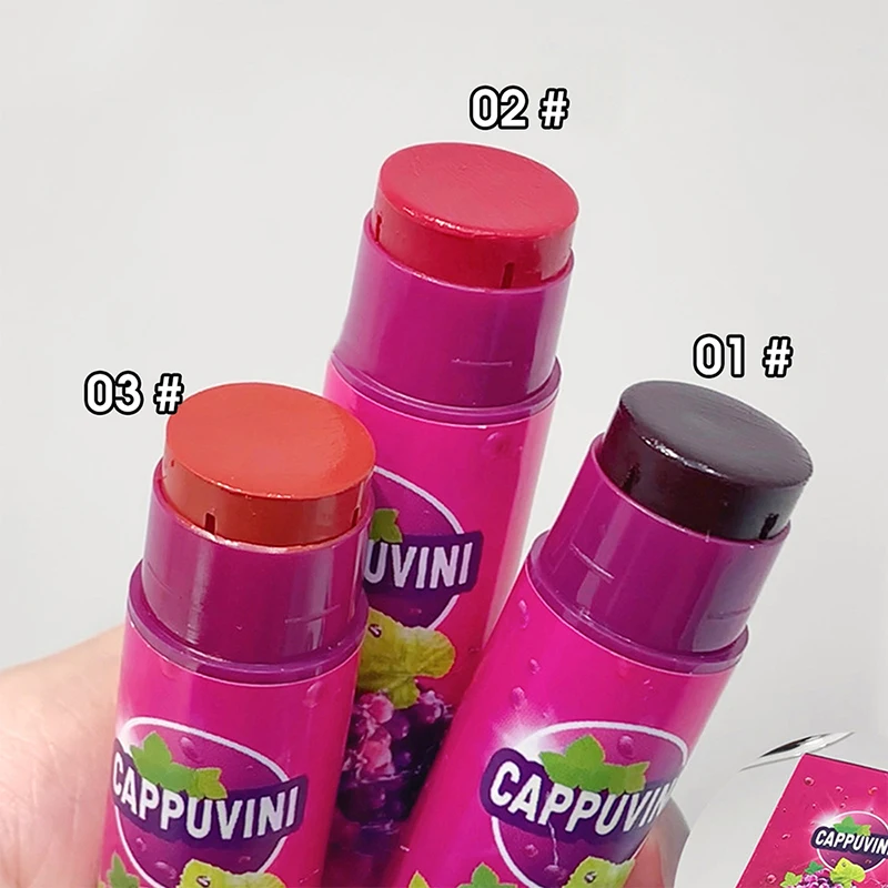 Grape moisturized colored lipstick combined with moisturizing, whitening and moisturizing makeup