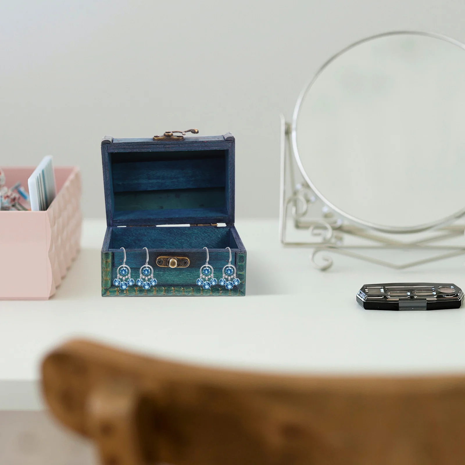 Рисунок 4 - Стильный деревянный органайзер для ювелирных изделий