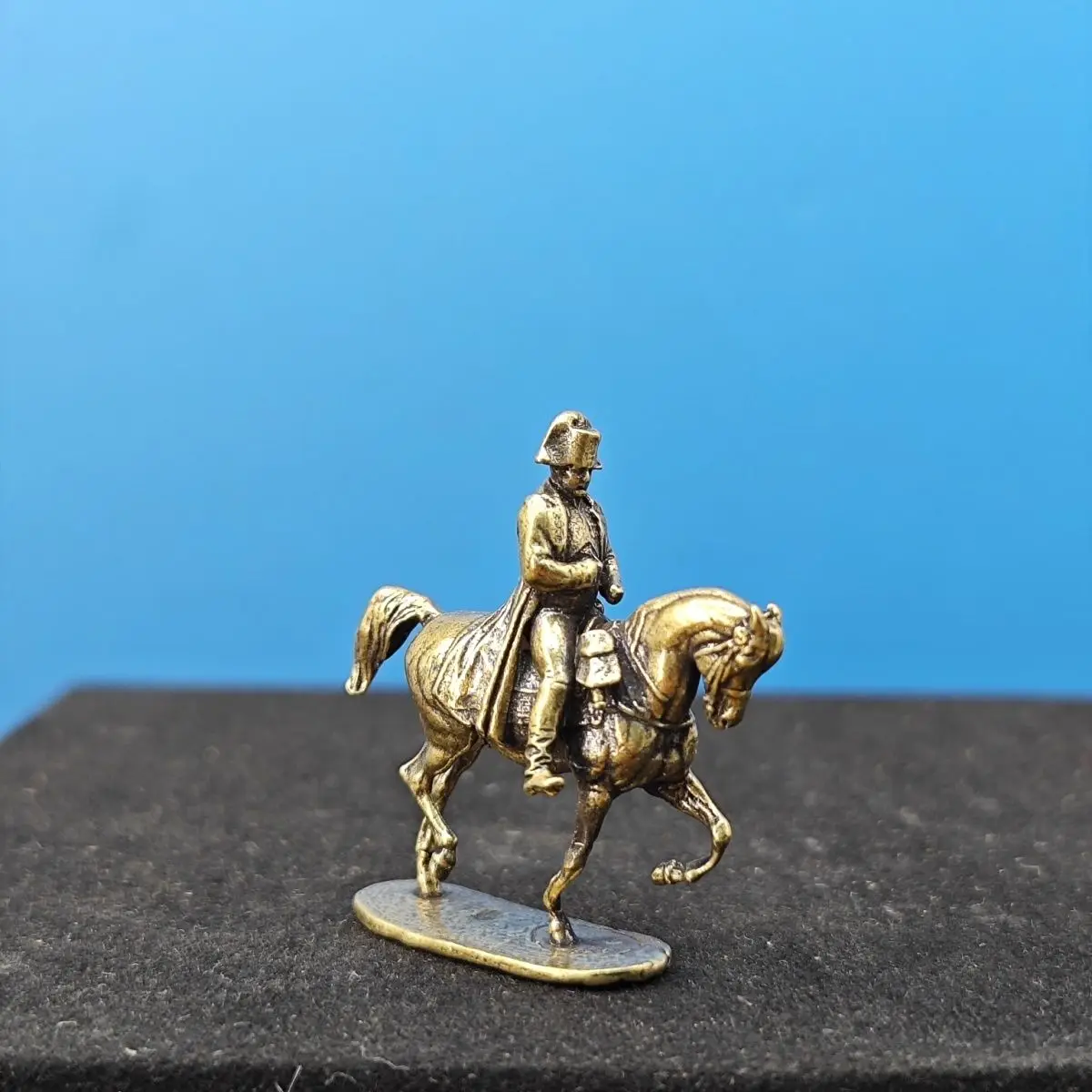 Greek and Roman Horse-riding Statue Figurine Model Artificial Mountain Bonsai Micro Landscape Scene Decoration Display Piece