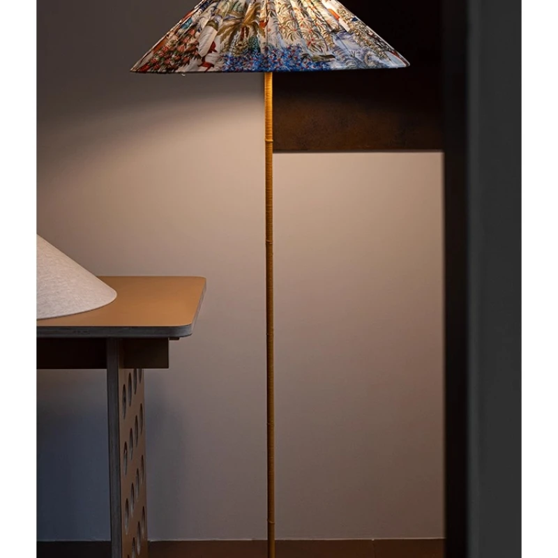 

Medieval floor lamp French modern simple living room bedroom B & B hotel