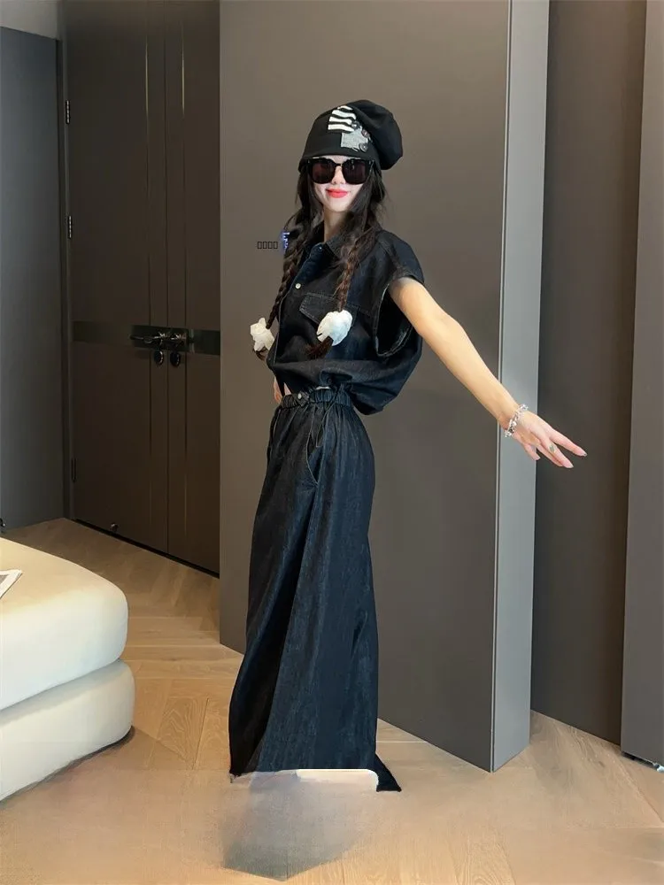 

Модный комплект из джинсовой рубашки с коротким рукавом и широких брюк для женщин, летний повседневный комплект из двух предметов для возраста 25-35 лет.