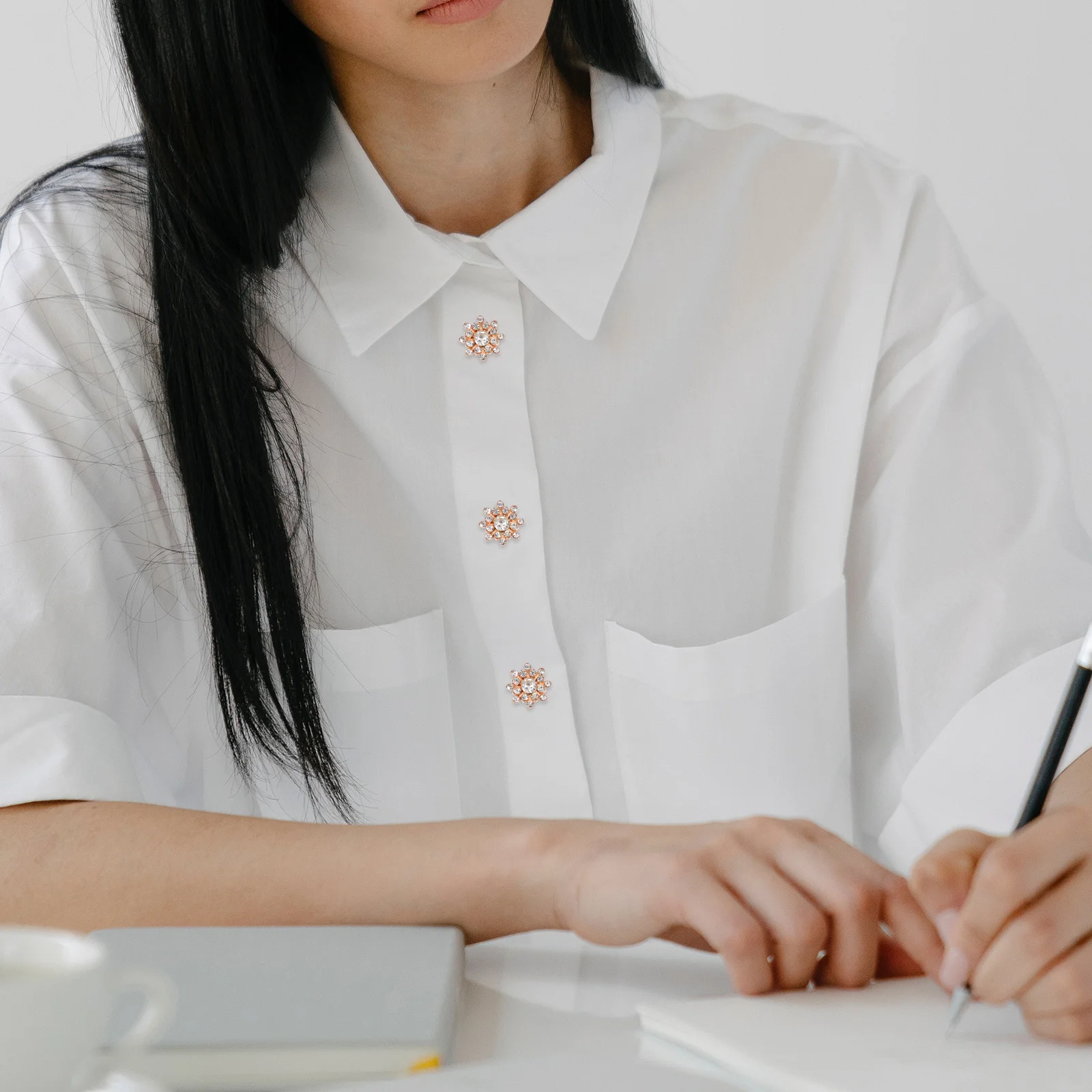 

30Pcs Rhinestone Flower Heart Decorative Buttons Delicate Metal Sewing Accessories for Clothing DIY Wedding Dress Crafts