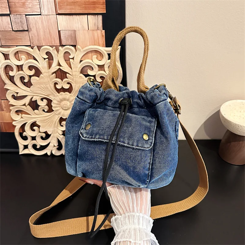 

Новые корейские сумки через плечо: модная и универсальная джинсовая сумка-ведро на шнурке, повседневная и простая сумка на плечо